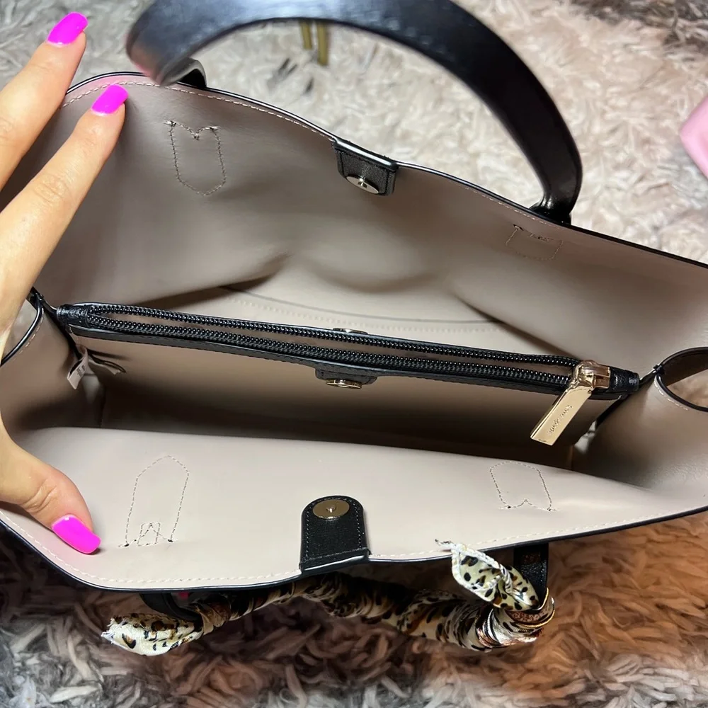 FREE GIFT WITH PURCHASE - Kate Spade Black Tote with Patterned Handle